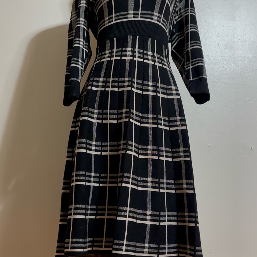 Elegant Black Plaid Knitted Dress – Perfect for Fall and Winter